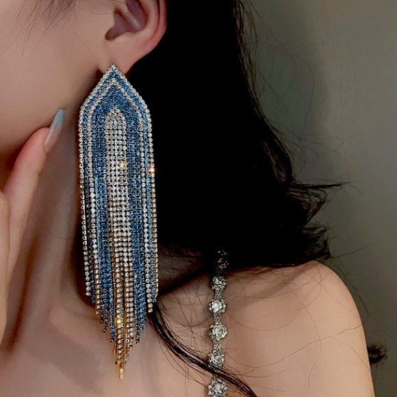 🌟 Luxury Big Long Blue Rhinestone Crystals Sparkle Earrings - Picture 4 of 5